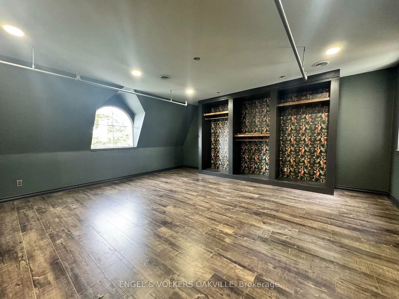 145, Lakeshore, 1013 - OO Old Oakville, Oakville