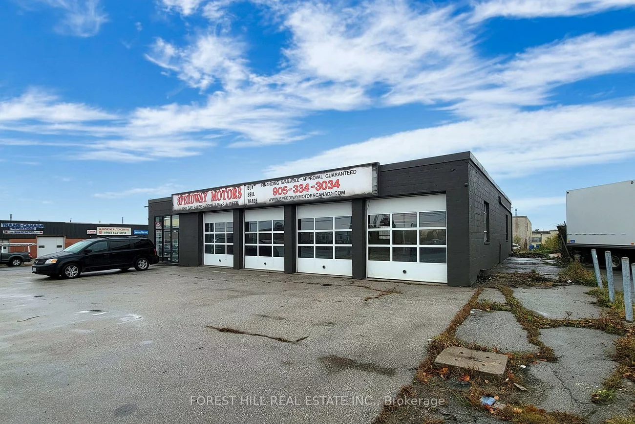 1502, Speers, 1014 - QE Queen Elizabeth, Oakville