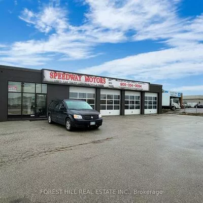 1502, Speers, 1014 - QE Queen Elizabeth, Oakville