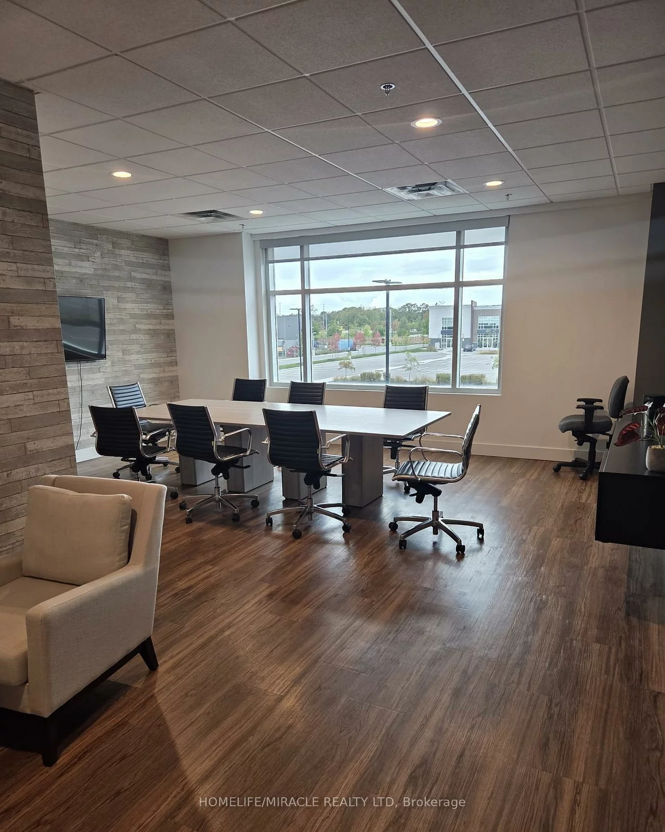 3495, Rebecca, 1014 - QE Queen Elizabeth, Oakville