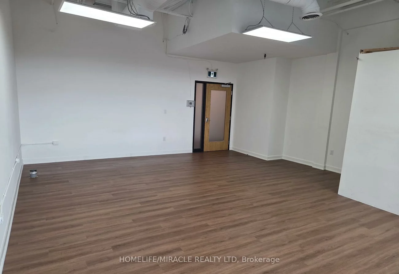 3495, Rebecca, 1014 - QE Queen Elizabeth, Oakville