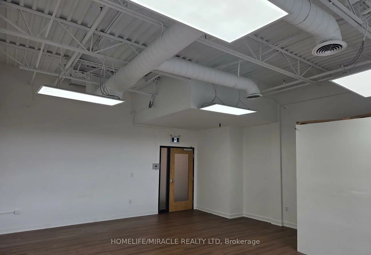 3495, Rebecca, 1014 - QE Queen Elizabeth, Oakville