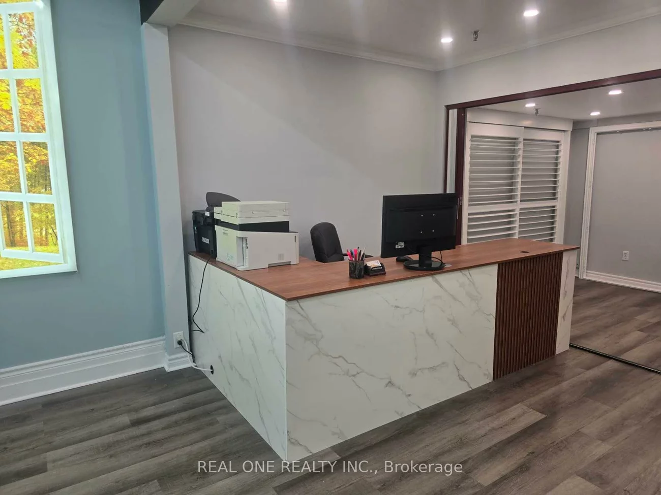 1200, Speers, 1014 - QE Queen Elizabeth, Oakville