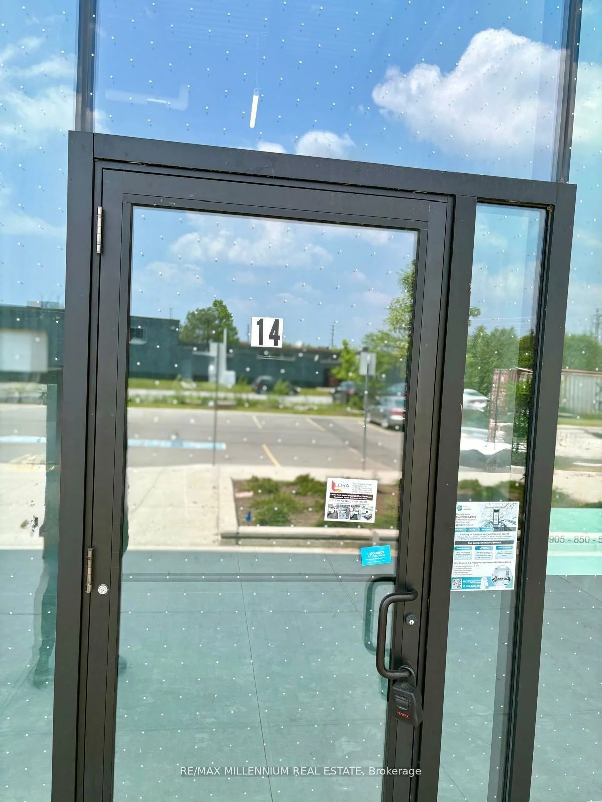 530, Speers, 1014 - QE Queen Elizabeth, Oakville