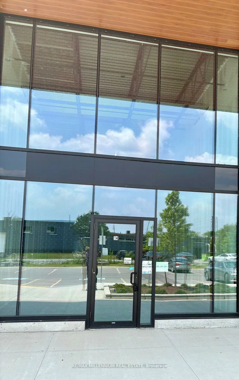 530, Speers, 1014 - QE Queen Elizabeth, Oakville