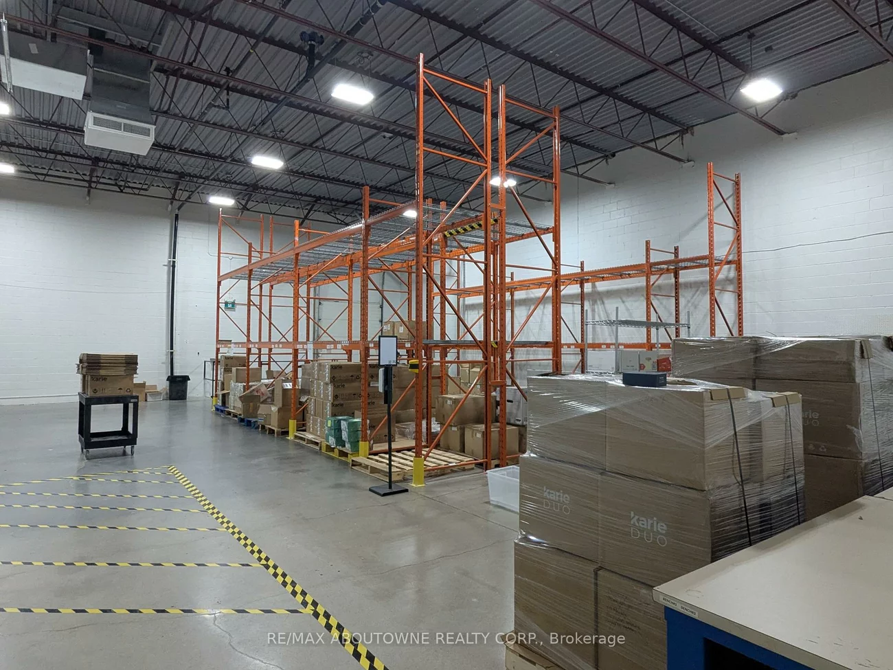 1273, North Service, 1014 - QE Queen Elizabeth, Oakville