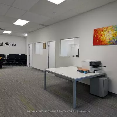 1273, North Service, 1014 - QE Queen Elizabeth, Oakville