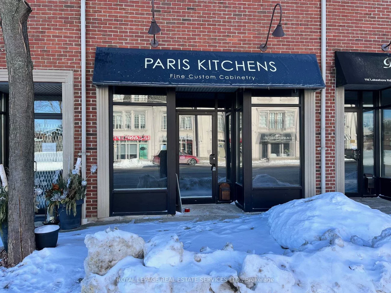 114, Lakeshore, 1002 - CO Central, Oakville