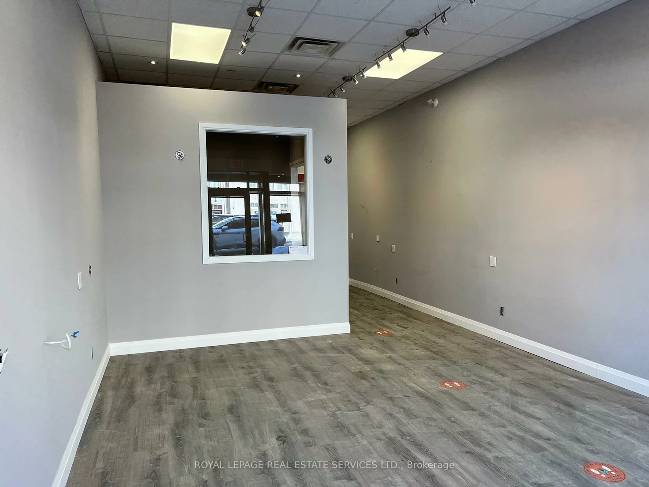 114, Lakeshore, 1002 - CO Central, Oakville