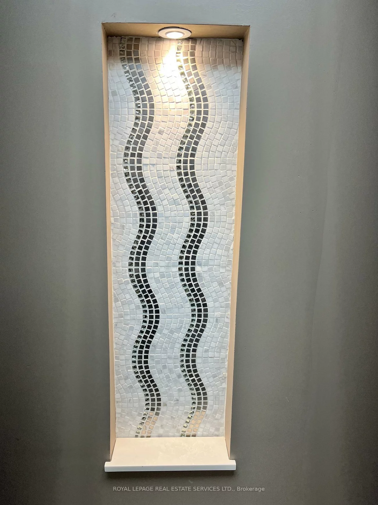 114, Lakeshore, 1002 - CO Central, Oakville