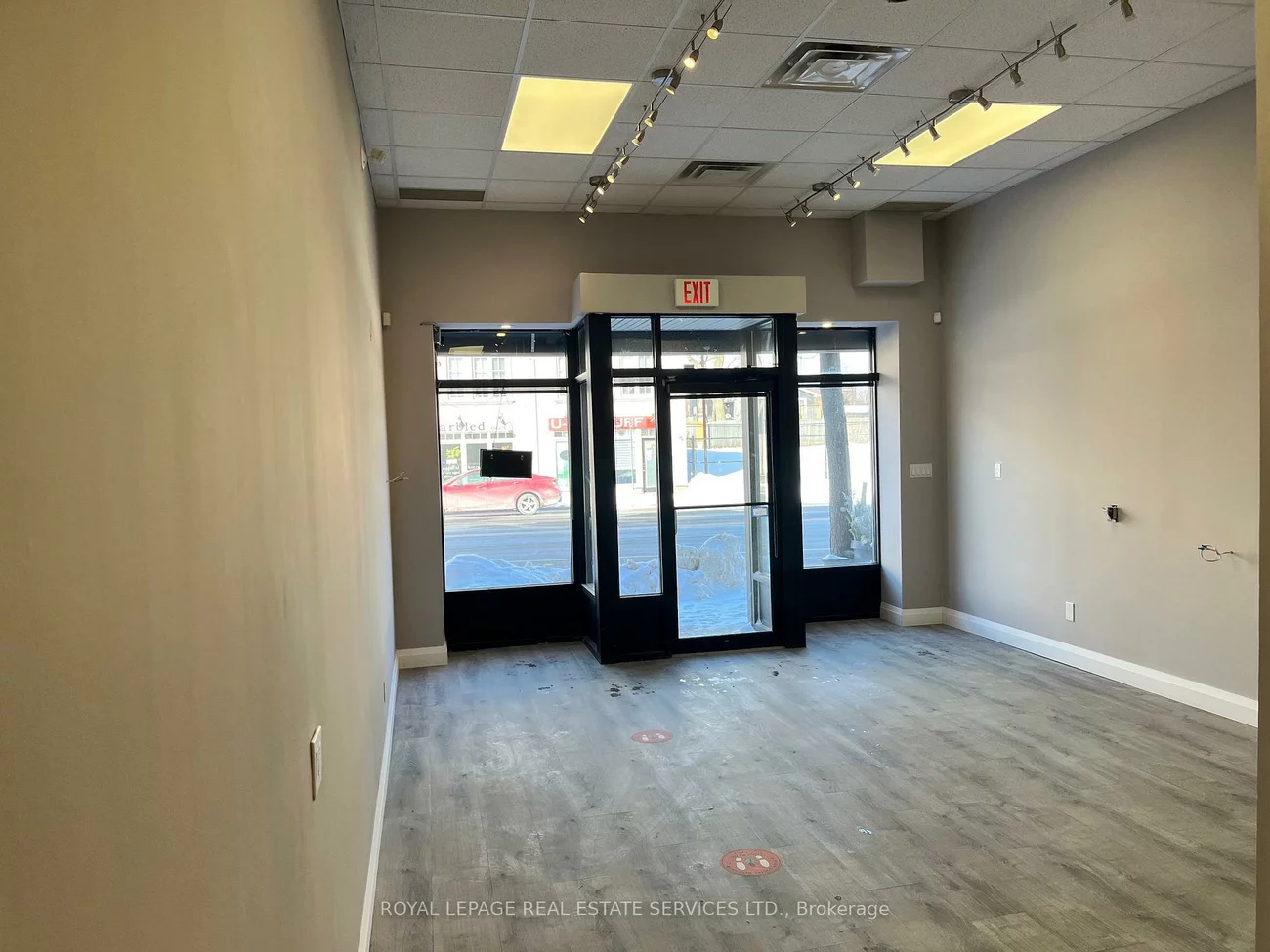 114, Lakeshore, 1002 - CO Central, Oakville