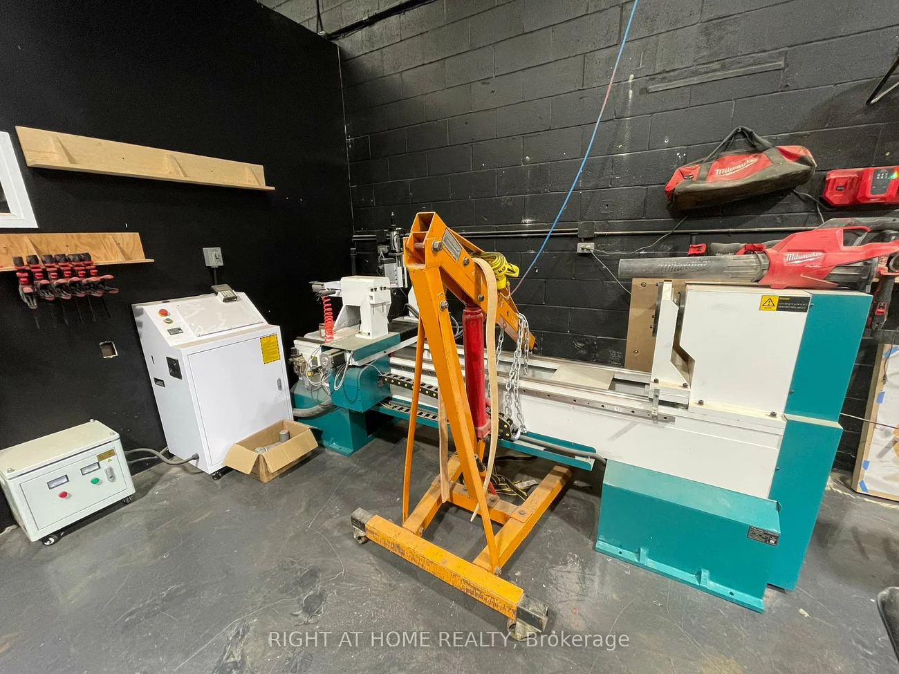 345, Wyecroft, 1014 - QE Queen Elizabeth, Oakville