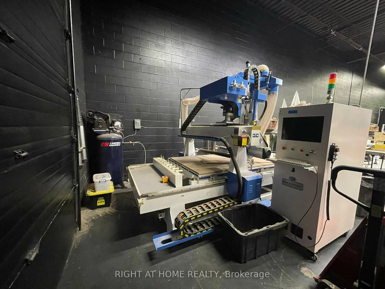 345, Wyecroft, 1014 - QE Queen Elizabeth, Oakville