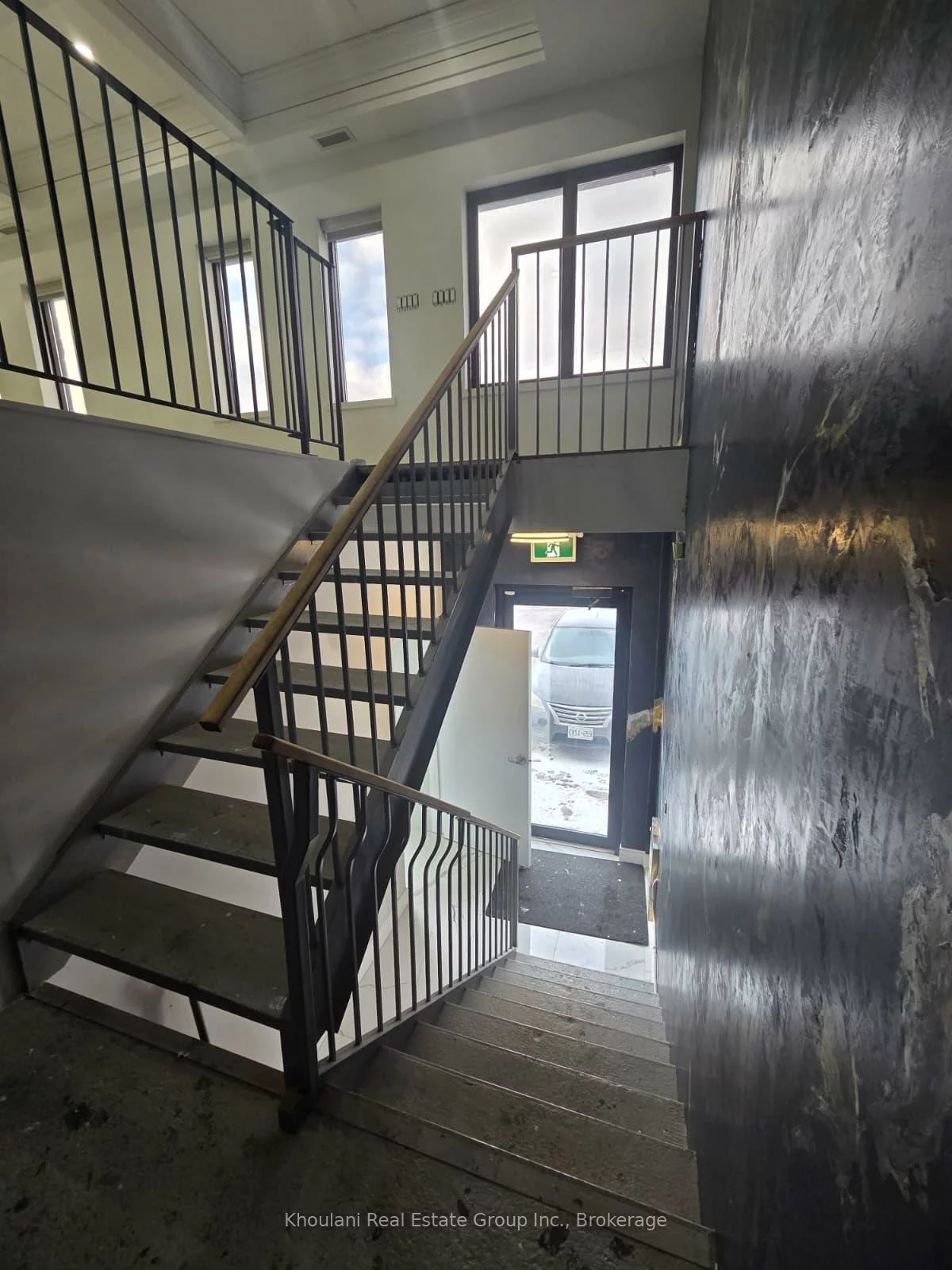 615, Third, 1014 - QE Queen Elizabeth, Oakville