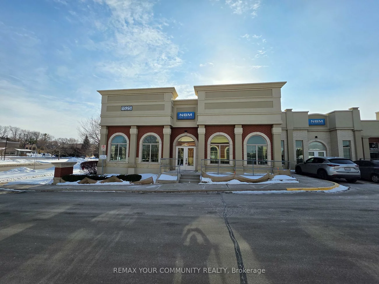 1525, Cornwall, 1014 - QE Queen Elizabeth, Oakville