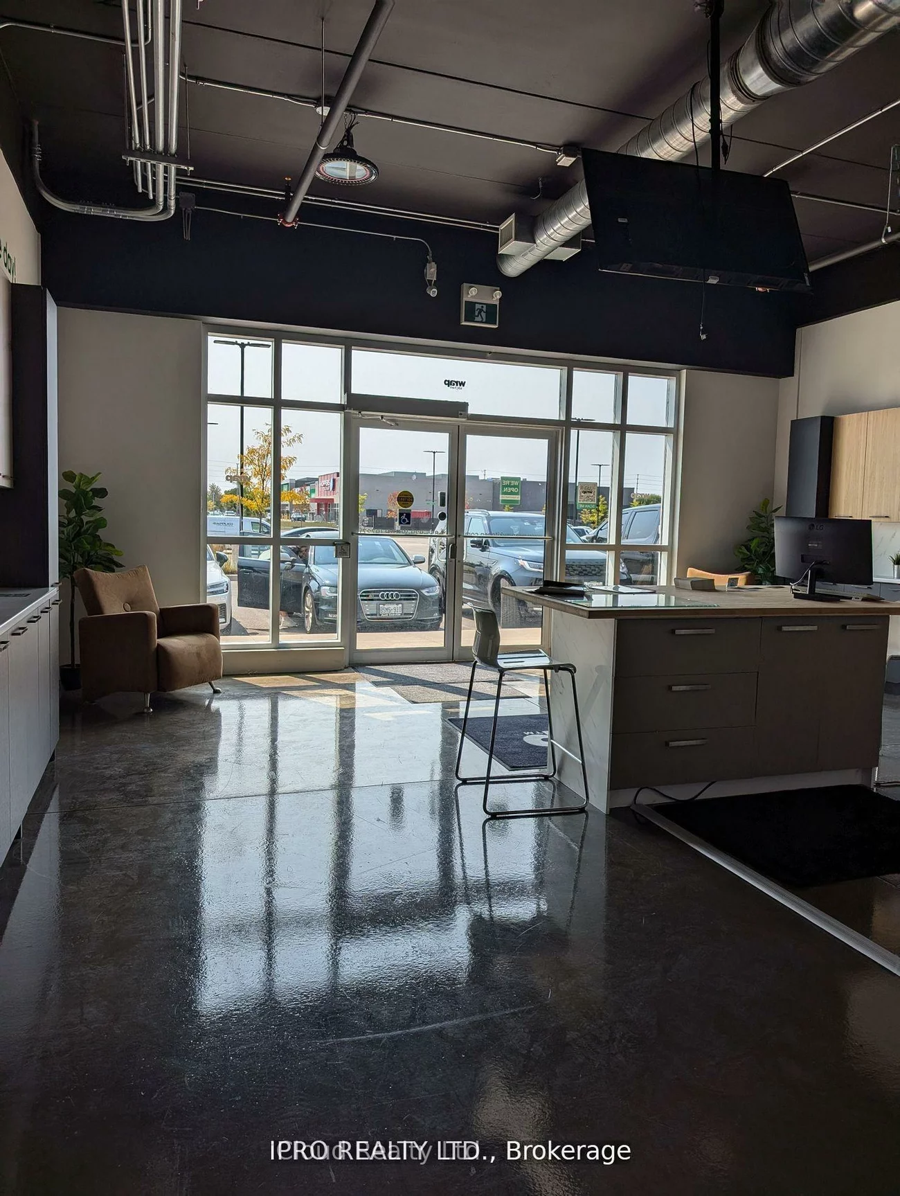 3475, Rebecca, 1014 - QE Queen Elizabeth, Oakville