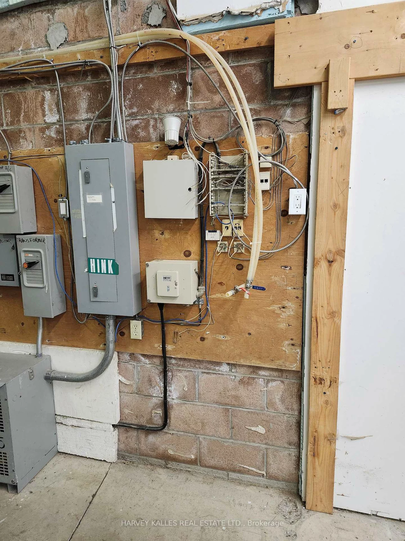 288, Speers, 1014 - QE Queen Elizabeth, Oakville