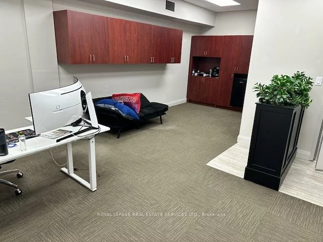 235, Lakeshore, 1013 - OO Old Oakville, Oakville