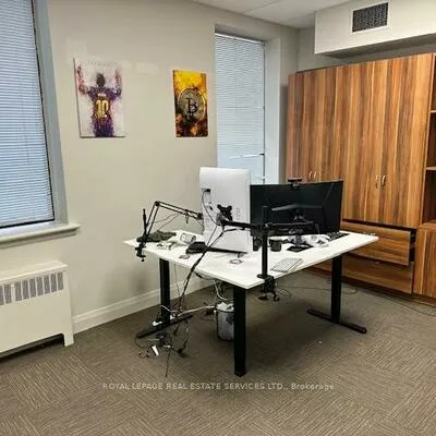 235, Lakeshore, 1013 - OO Old Oakville, Oakville