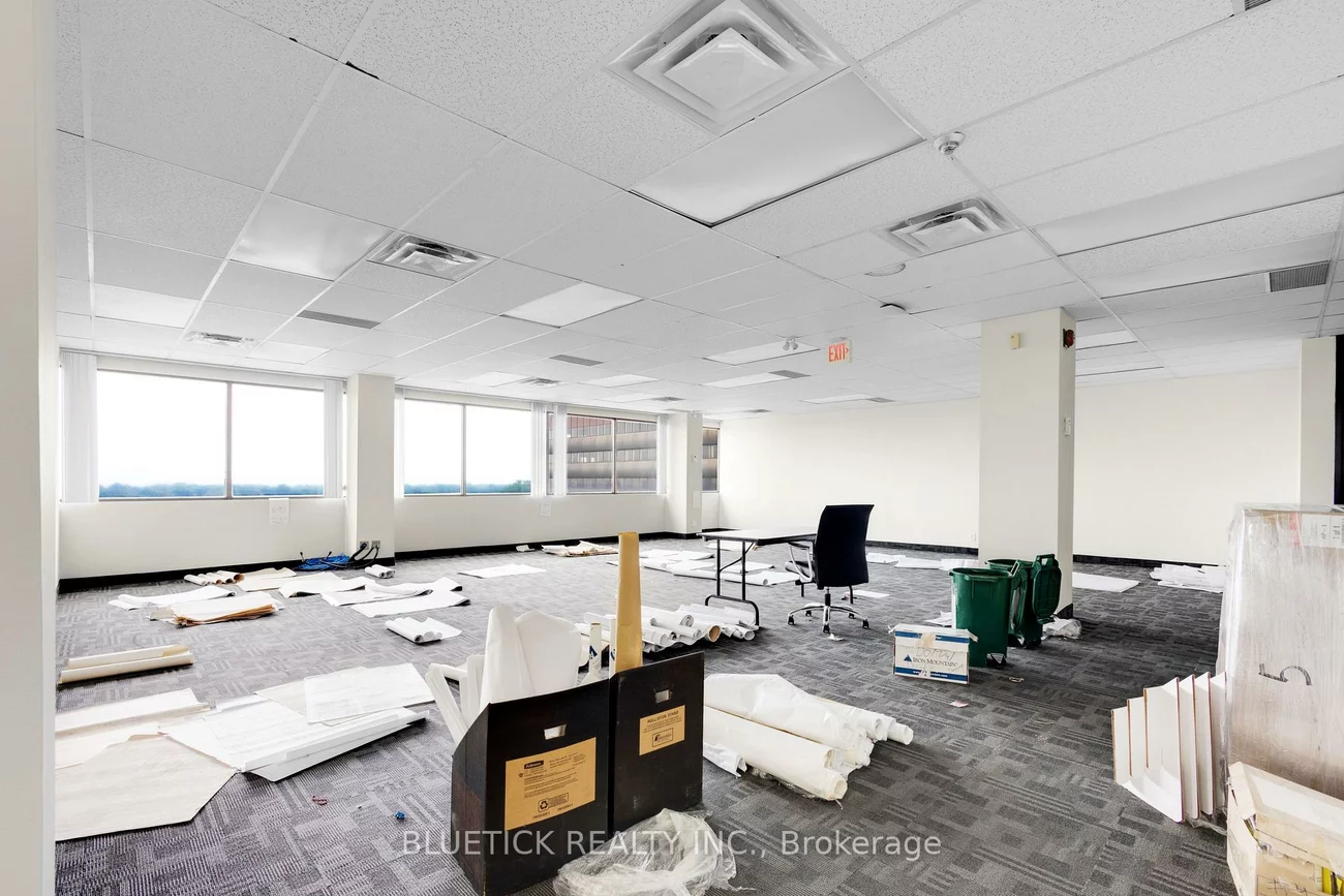 700, Dorval, 1014 - QE Queen Elizabeth, Oakville