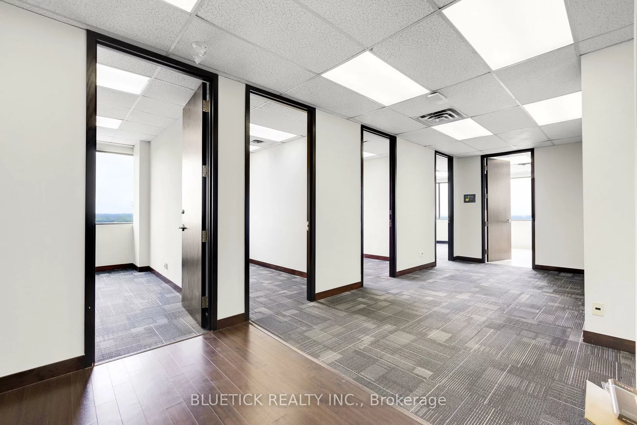 700, Dorval, 1014 - QE Queen Elizabeth, Oakville