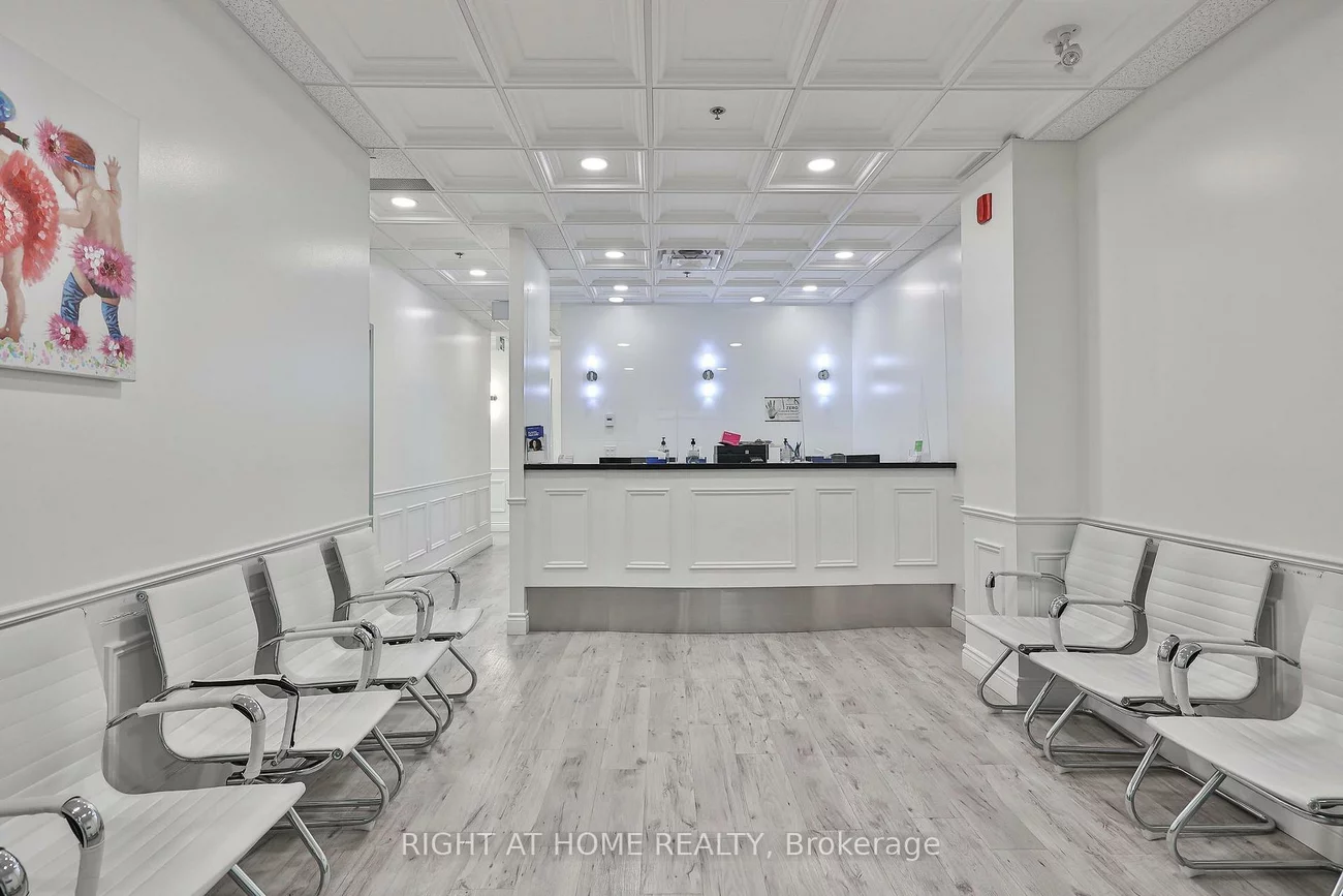 3075, Hospital, 1012 - NW Northwest, Oakville