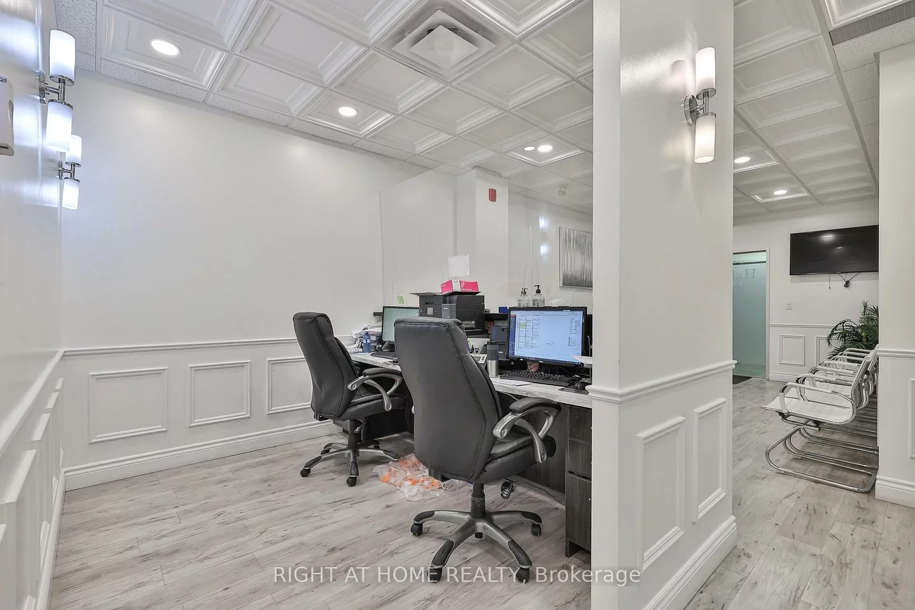 3075, Hospital, 1012 - NW Northwest, Oakville