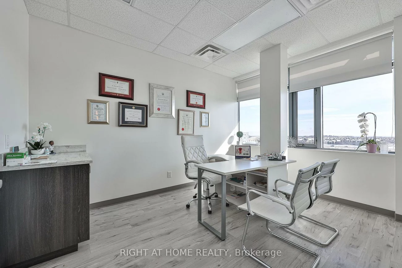 3075, Hospital, 1012 - NW Northwest, Oakville