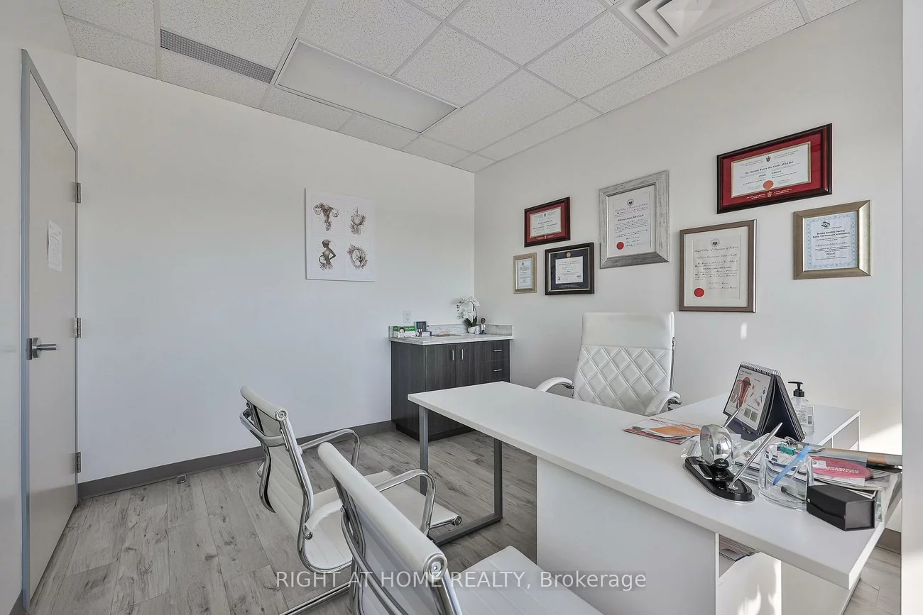 3075, Hospital, 1012 - NW Northwest, Oakville