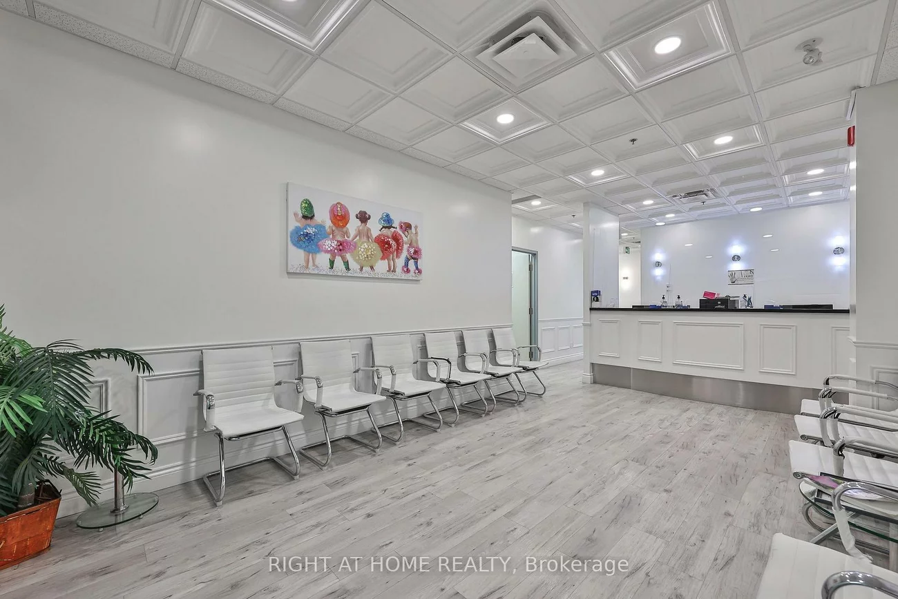 3075, Hospital, 1012 - NW Northwest, Oakville