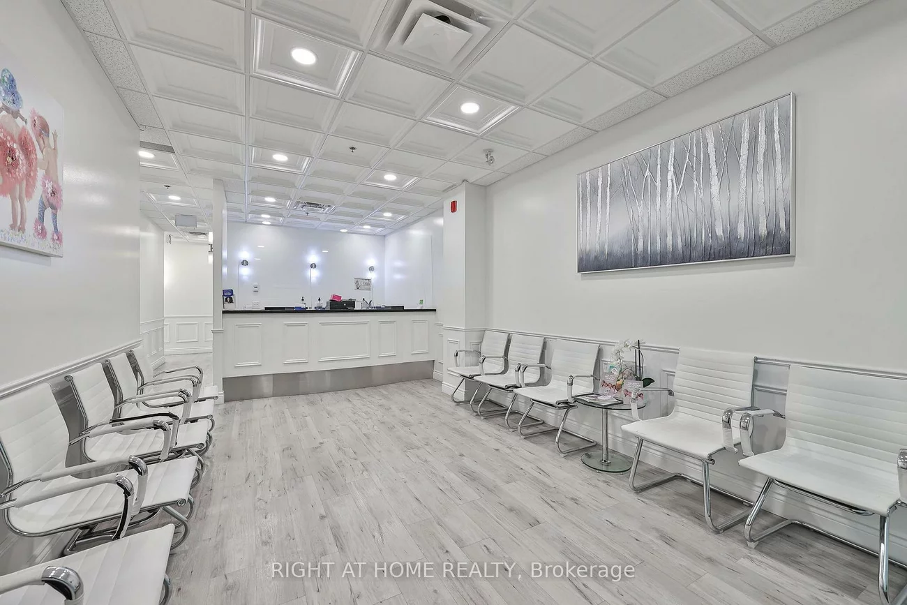 3075, Hospital, 1012 - NW Northwest, Oakville