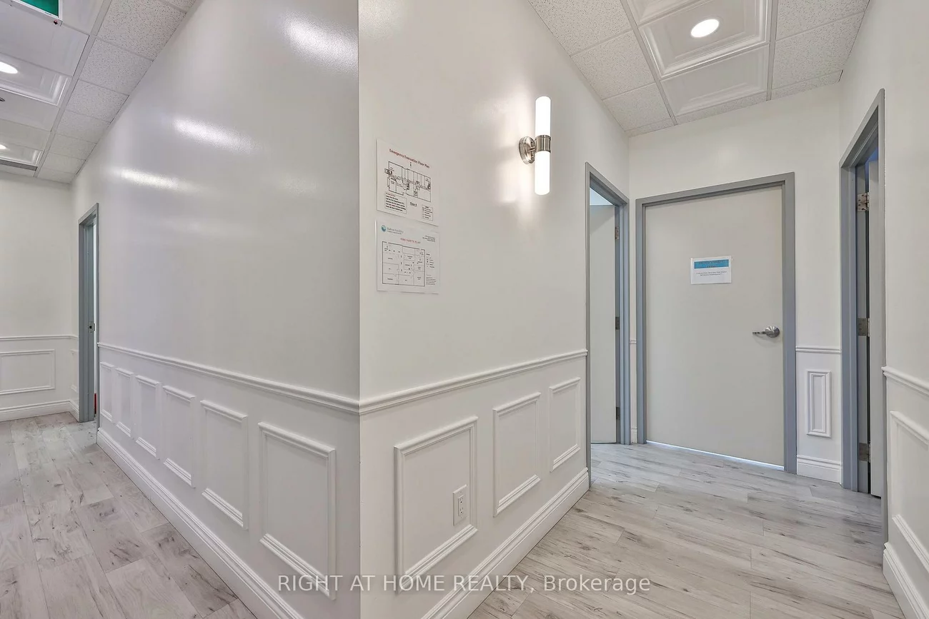 3075, Hospital, 1012 - NW Northwest, Oakville