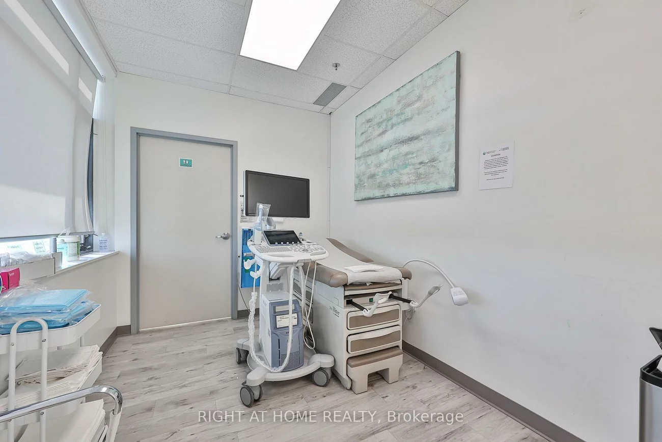 3075, Hospital, 1012 - NW Northwest, Oakville