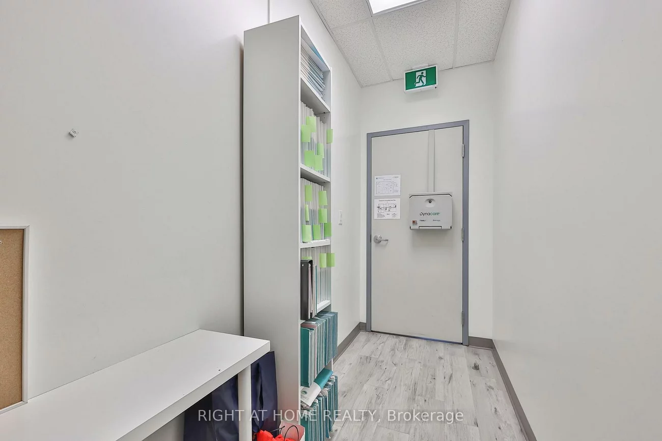 3075, Hospital, 1012 - NW Northwest, Oakville