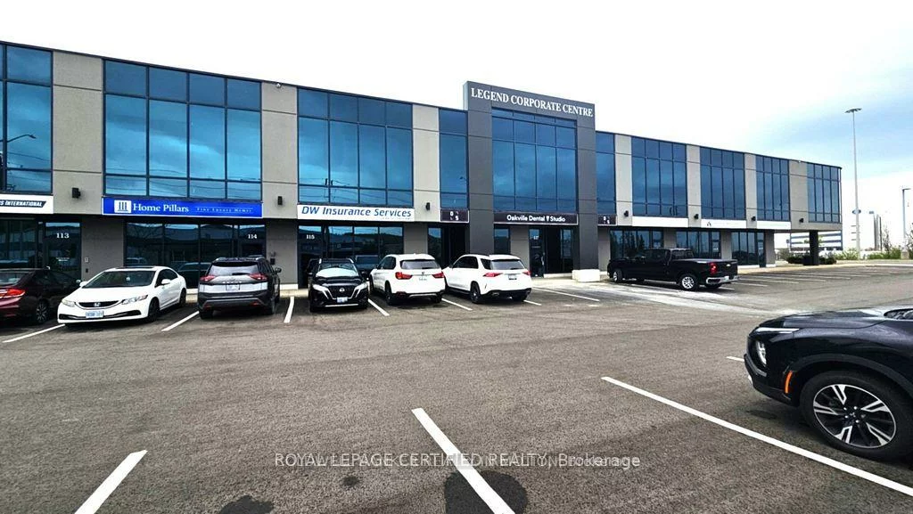 1660, North Service, 1014 - QE Queen Elizabeth, Oakville