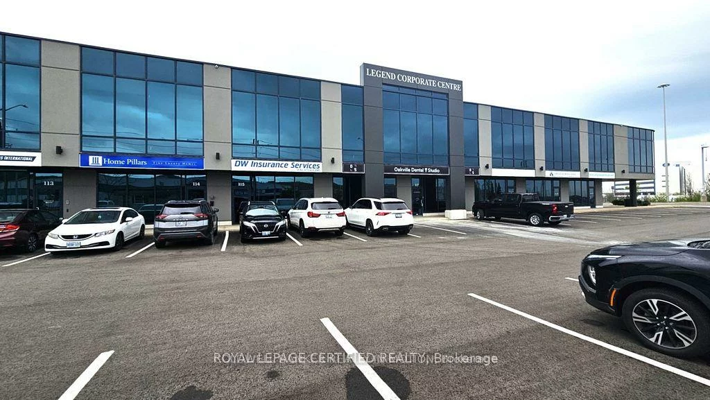 1660, North Service, 1014 - QE Queen Elizabeth, Oakville