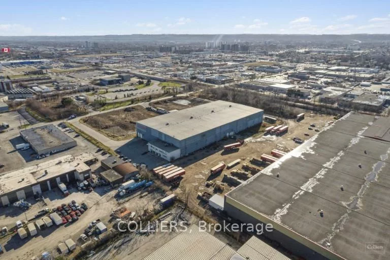 1244, Speers, 1014 - QE Queen Elizabeth, Oakville