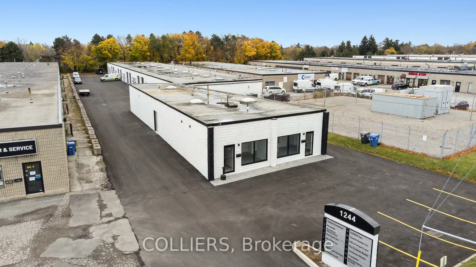 1244, Speers, 1014 - QE Queen Elizabeth, Oakville