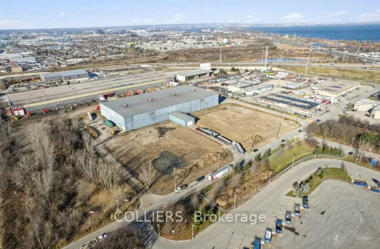 1244, Speers, 1014 - QE Queen Elizabeth, Oakville