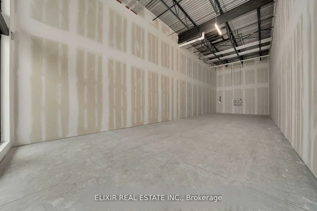 530, speers, 1014 - QE Queen Elizabeth, Oakville