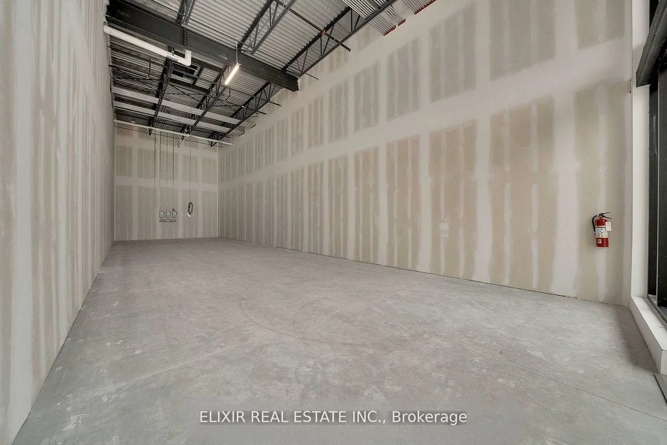 530, speers, 1014 - QE Queen Elizabeth, Oakville