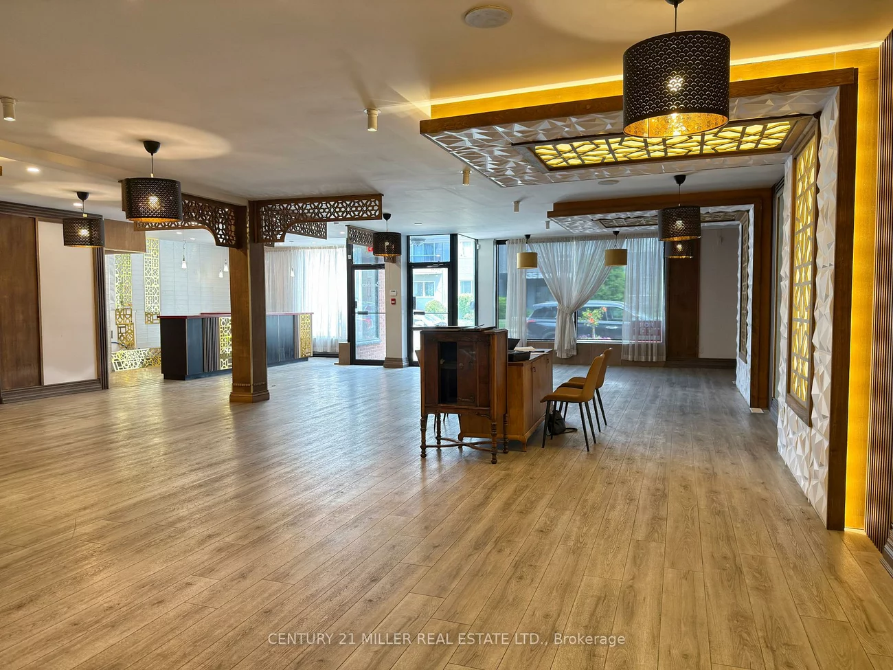 438, Kerr, 1002 - CO Central, Oakville