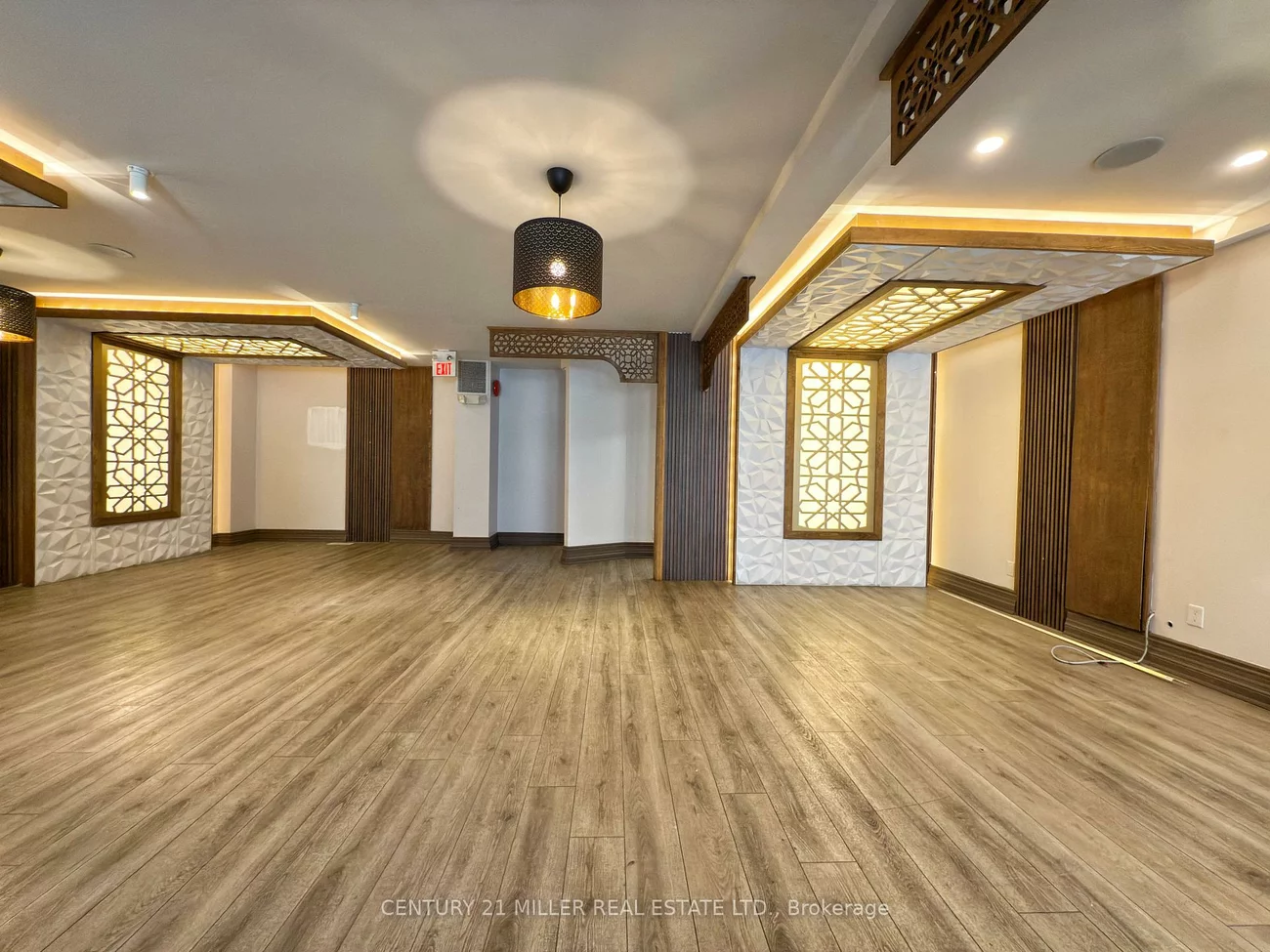 438, Kerr, 1002 - CO Central, Oakville