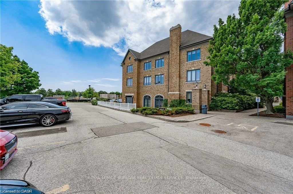 2904, South Sheridan, 1021 - WP Winston Park, Oakville