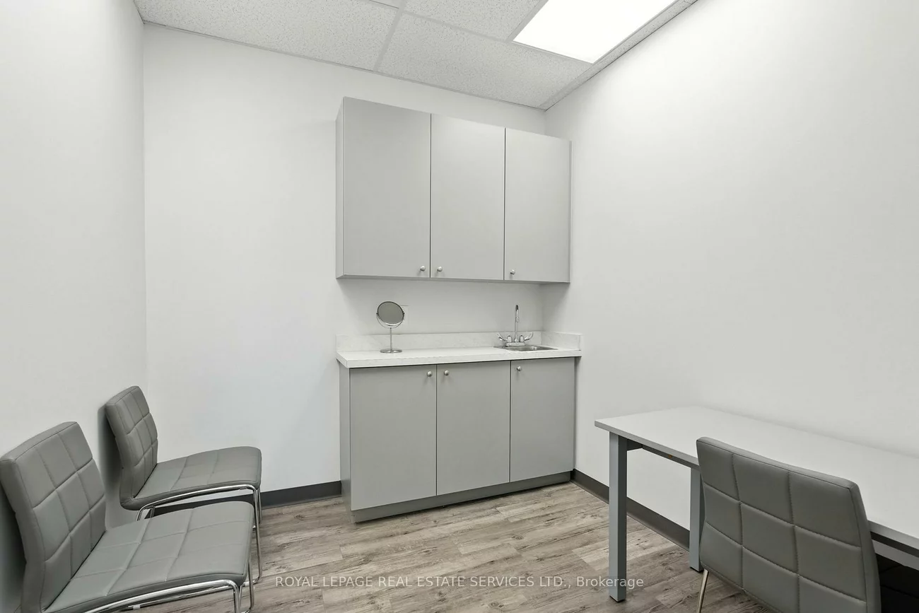 3075, Hospital, 1012 - NW Northwest, Oakville