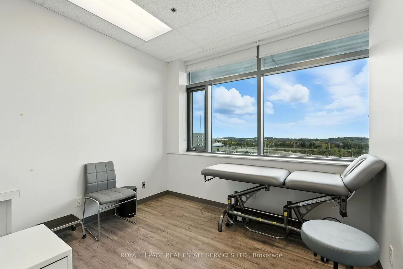 3075, Hospital, 1012 - NW Northwest, Oakville