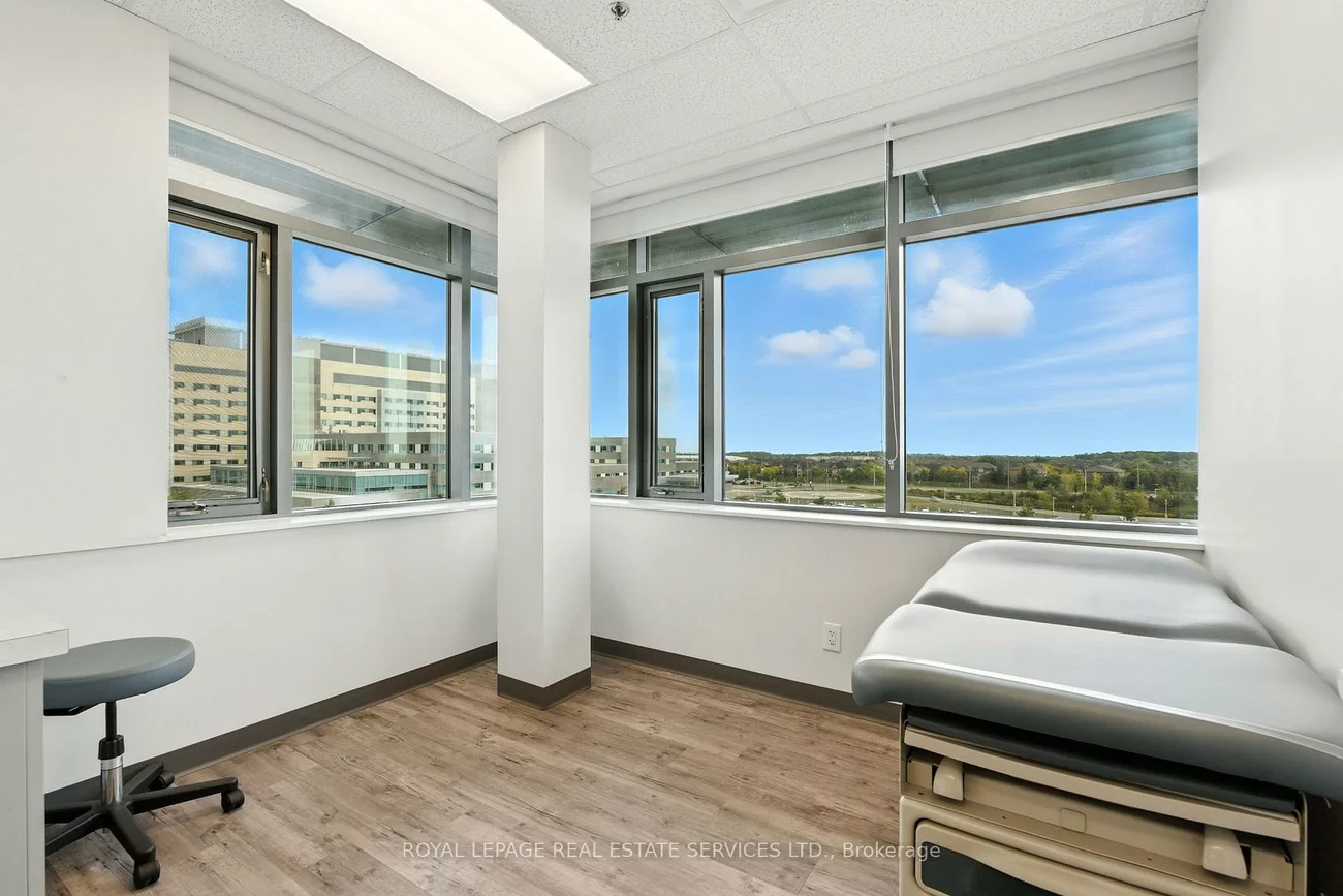 3075, Hospital, 1012 - NW Northwest, Oakville