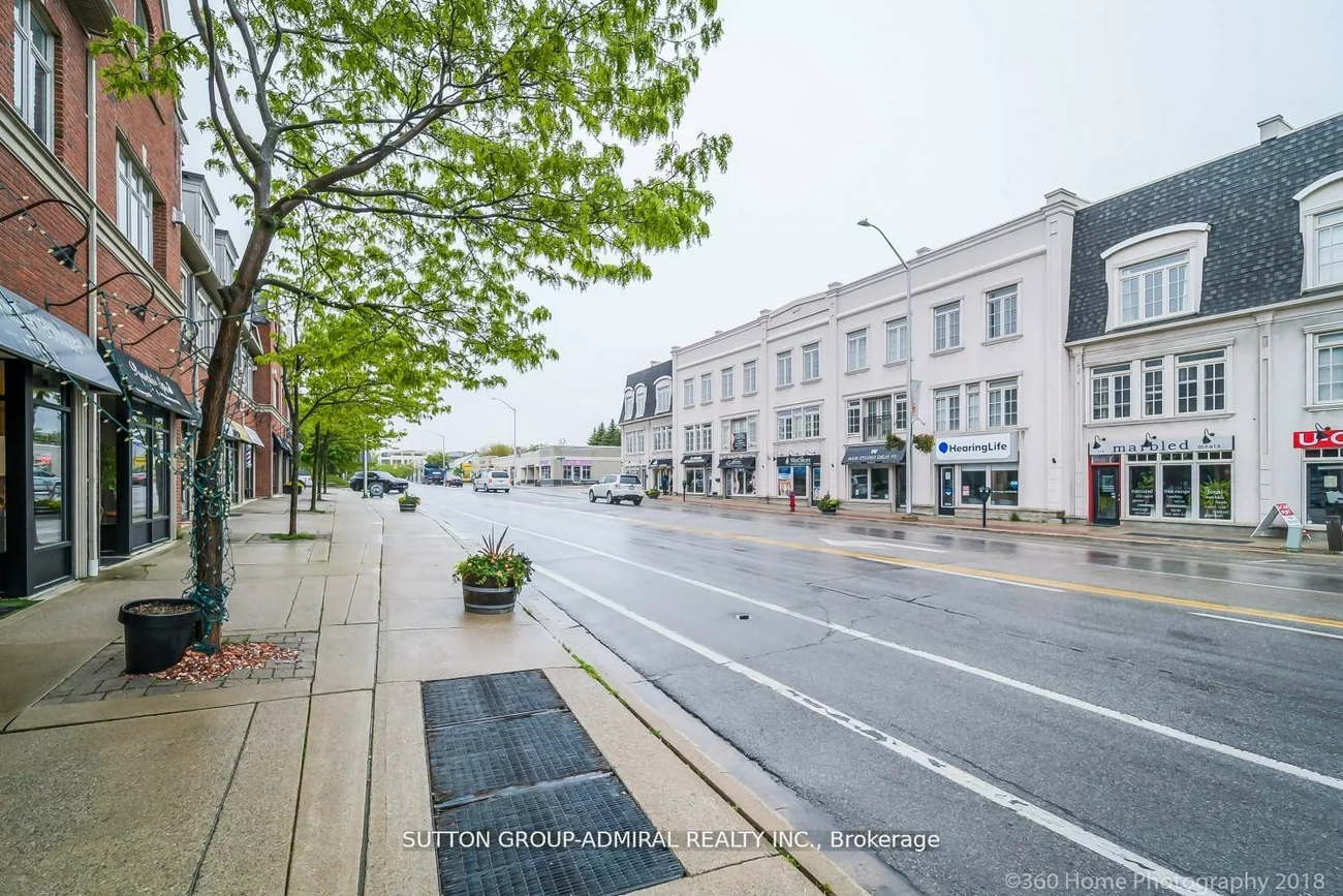 104, Lakeshore, 1002 - CO Central, Oakville