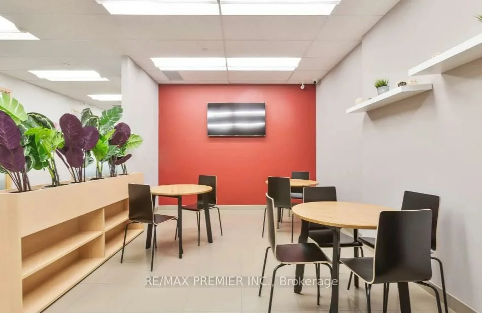 231, Oak Park, 1015 - RO River Oaks, Oakville