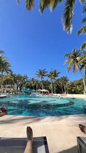 466, Speers, 1014 - QE Queen Elizabeth, Oakville